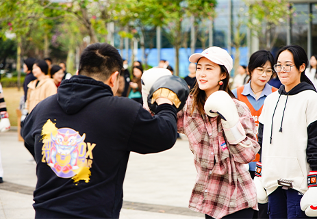 当知性女人遇上热辣滚烫 